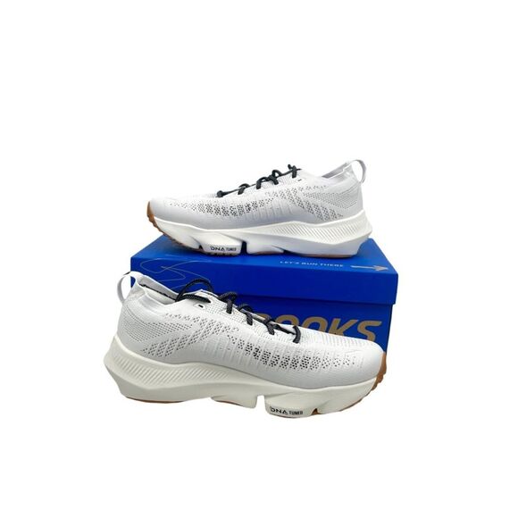 Athletic_Shoes